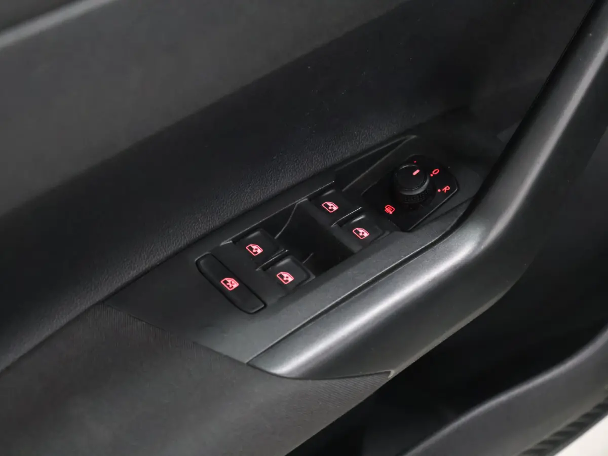 1.0 TSI Comfortline Business [APPLE CARPLAY, ADAPTIVE CRUISE, DRIVING MODE SELECTION, PDC V+A, ANDROID, CLIMATE CONTROL, NIEUWSTAAT]
