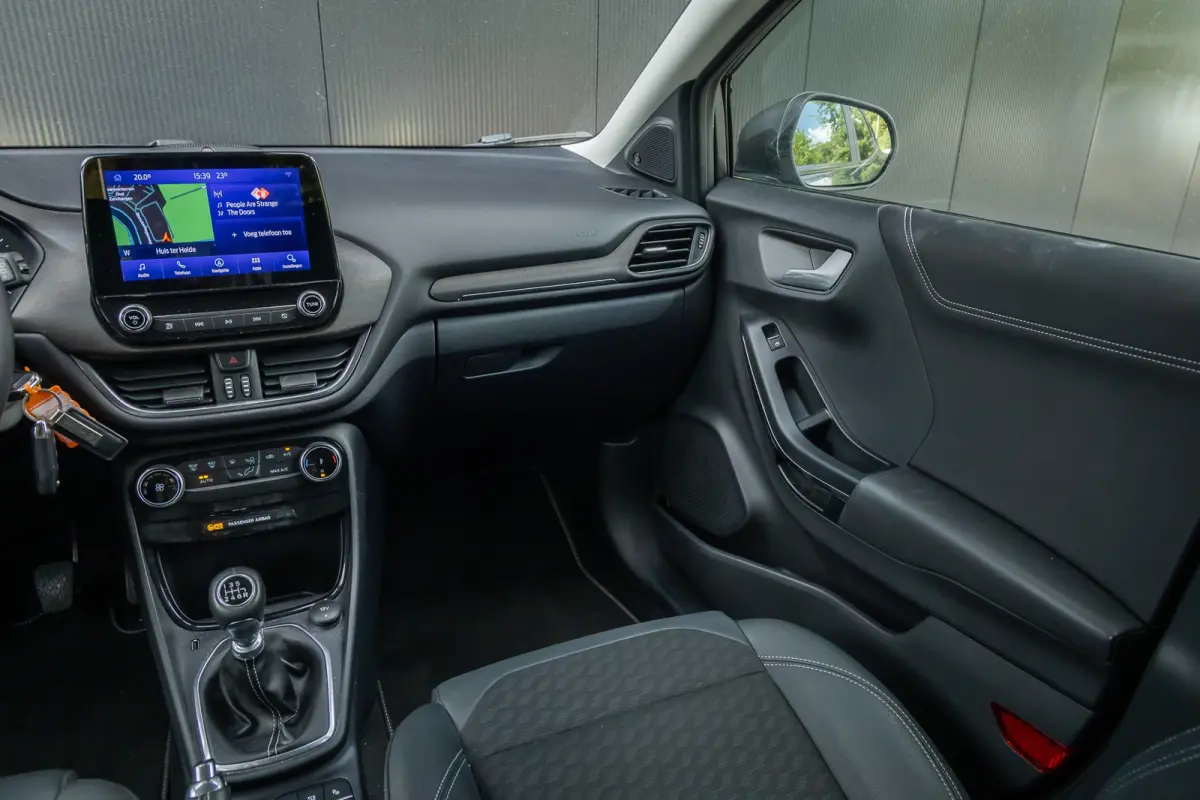 1.0 EcoBoost Titanium X | Half leder | LED verlichting | Privacy-glass | Apple carplay / Android auto | Parkeercamera