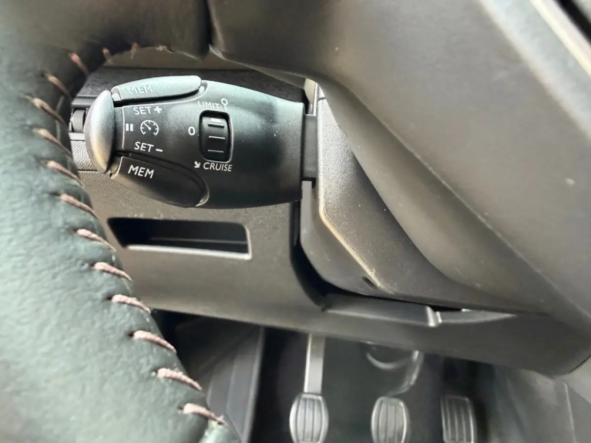 1.2 PURETECH ACTIVE AIRCO NAVI LMV 7ZITPL PDC-CAMERA