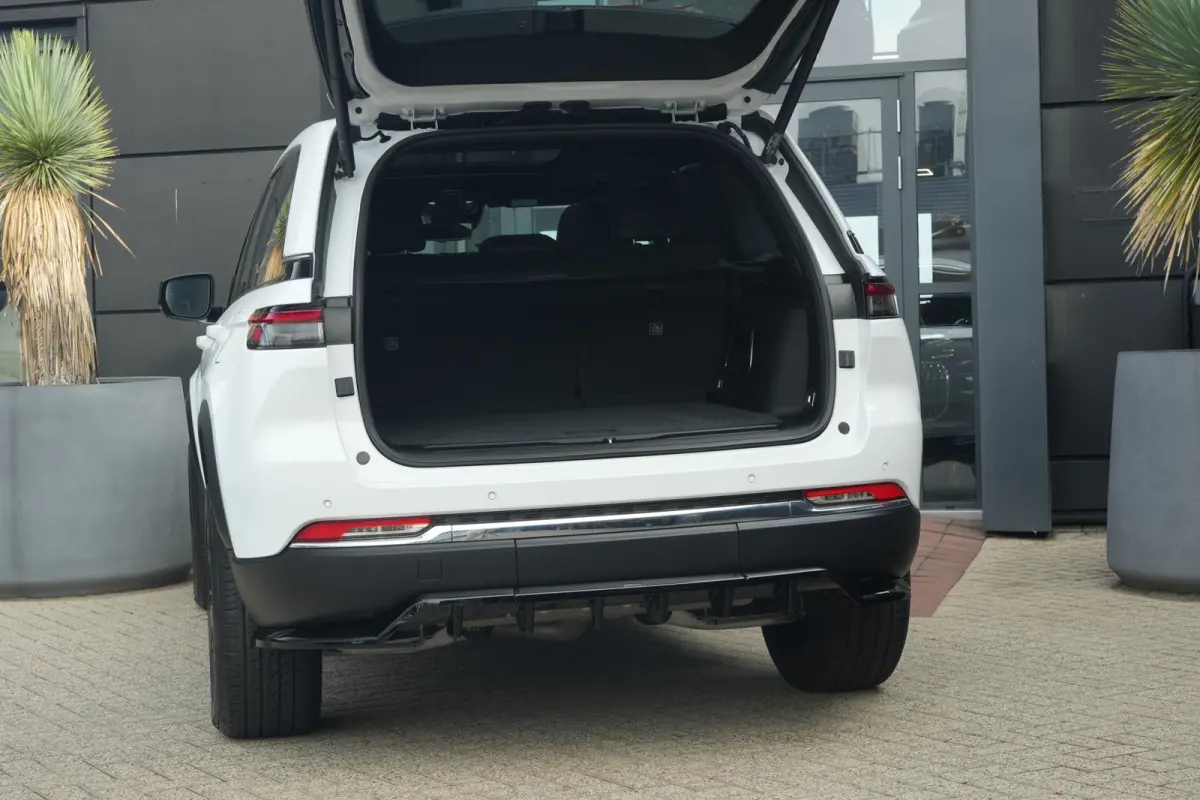 2.0 Limited 4xe | 381PK | Maxton | Pano | 20" | Keyless | Massage | Ventilatie | Leder | Jeep Grand Cherokee 2.0 Limited 4xe 381 PK Plug-in Hybrid met 2.0 viercilinder, panoramadak, 20-inch 