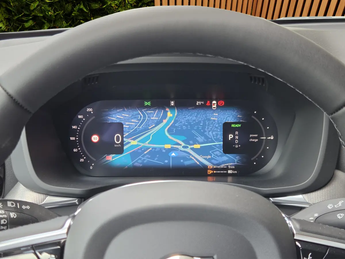 2.0 T6 Plug-in hybrid AWD Plus Dark | Pano | 360 Cam | Head-up | Pilot Assist | Memory | Harman/Kardon