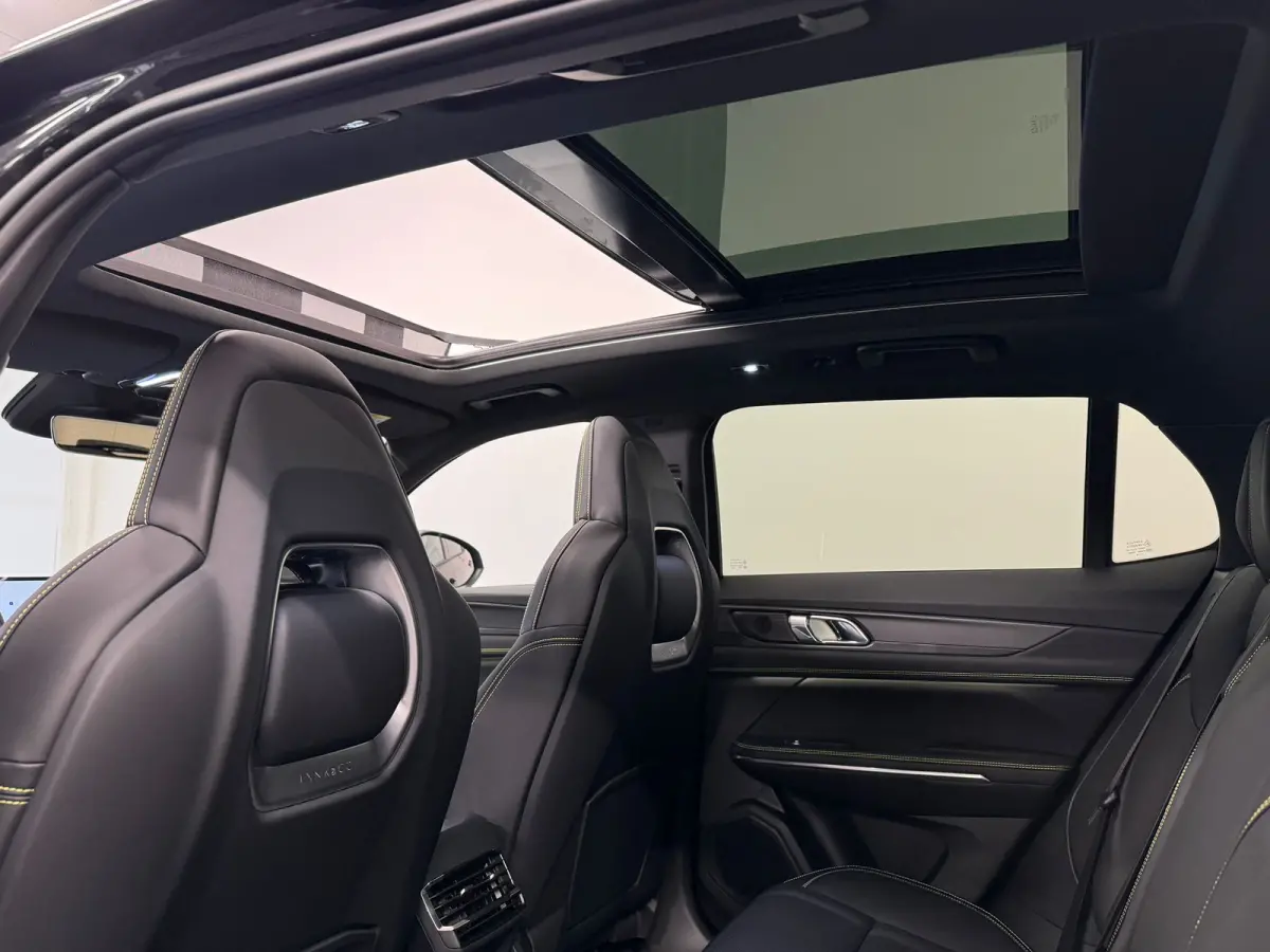 1.5 More | Alarmsysteem | Apple Carplay/Android Auto|telefoonintegratie premium | Audio installatie premium