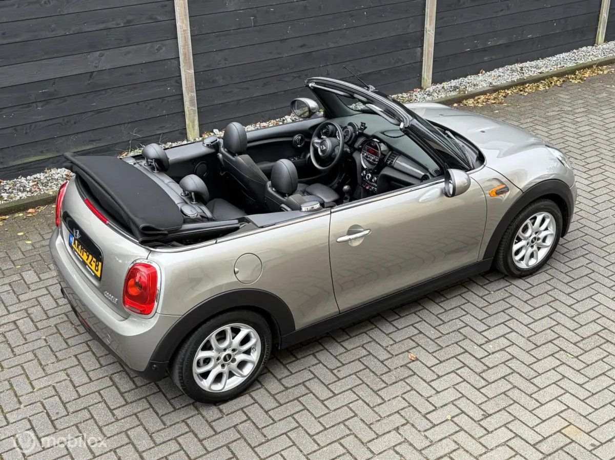 1.5 Leder/Alcantara / LM / PDC / 38.982 KM 1e eig.