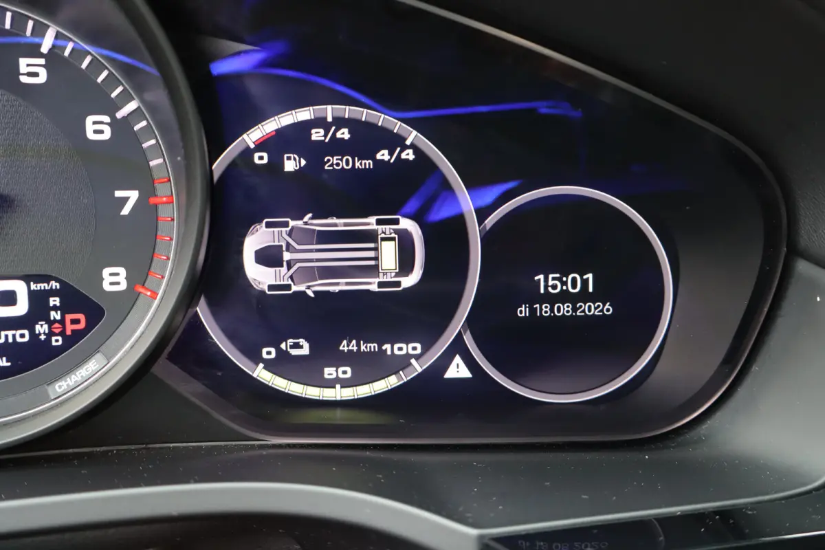 3.0 E-Hybrid Black Edition Platinum 462PK NIEUWSTAAT 1STE EIG. SOH 99% I NL-auto I 360 Camera I Leder I Sport Chrono I Pano I elek. stoel I Winterpakket I PASM I Soft-close I