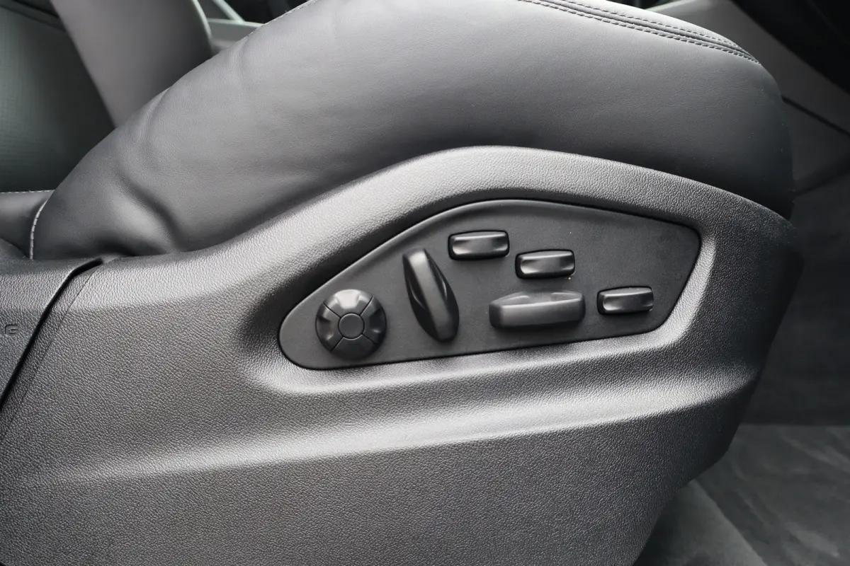 3.0 E-Hybrid Black Edition Platinum 462PK NIEUWSTAAT 1STE EIG. SOH 99% I NL-auto I 360 Camera I Leder I Sport Chrono I Pano I elek. stoel I Winterpakket I PASM I Soft-close I