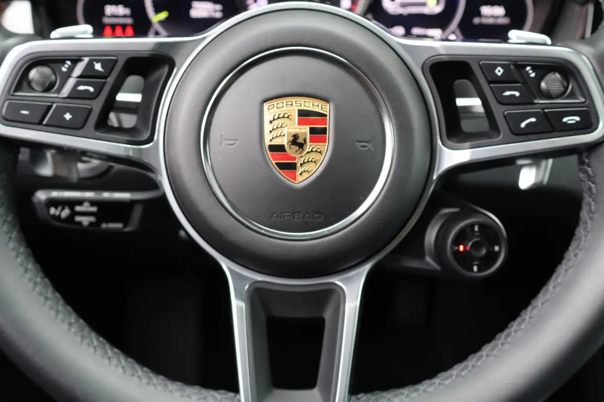 3.0 E-Hybrid Black Edition Platinum 462PK NIEUWSTAAT 1STE EIG. SOH 99% I NL-auto I 360 Camera I Leder I Sport Chrono I Pano I elek. stoel I Winterpakket I PASM I Soft-close I