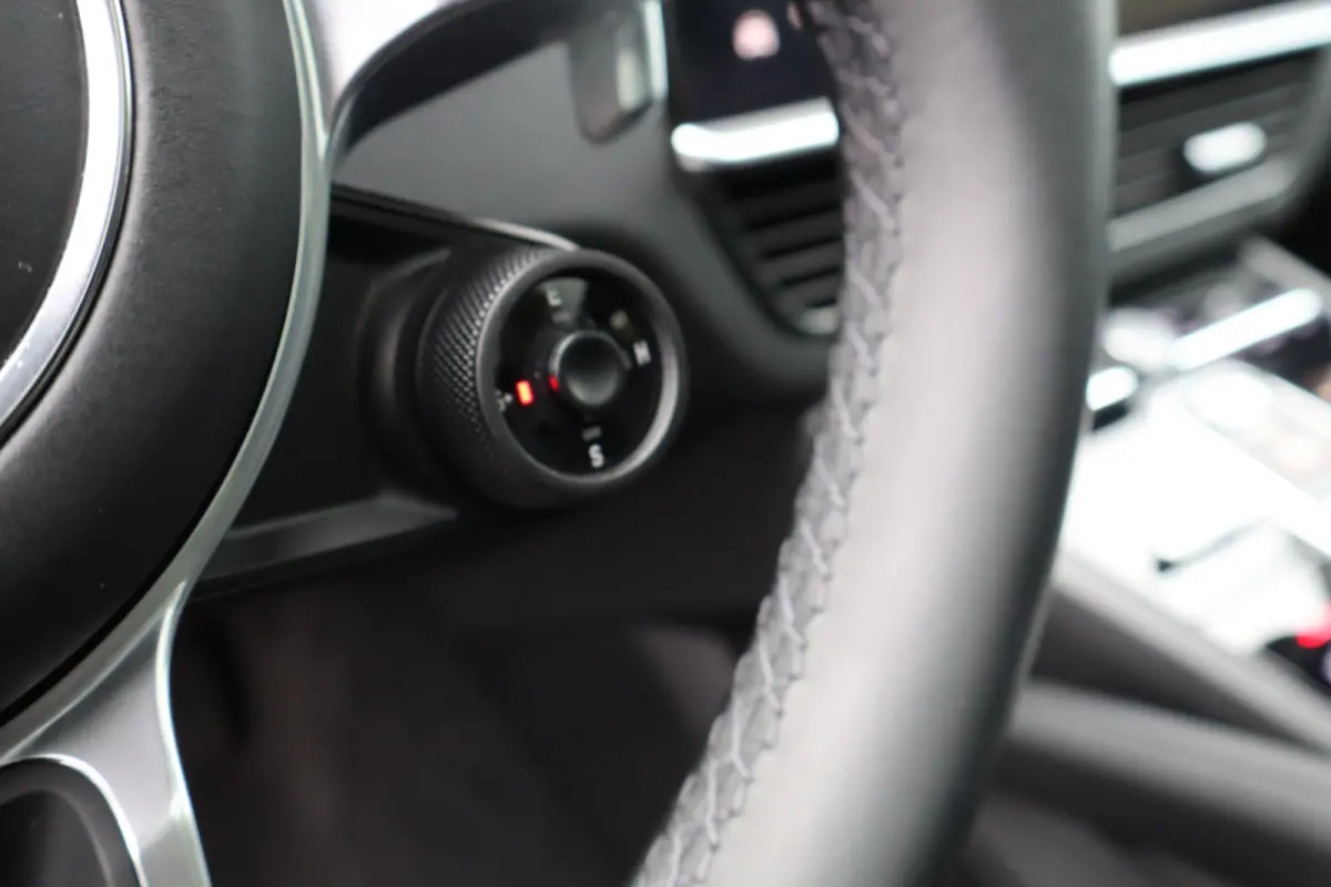 3.0 E-Hybrid Black Edition Platinum 462PK NIEUWSTAAT 1STE EIG. SOH 99% I NL-auto I 360 Camera I Leder I Sport Chrono I Pano I elek. stoel I Winterpakket I PASM I Soft-close I
