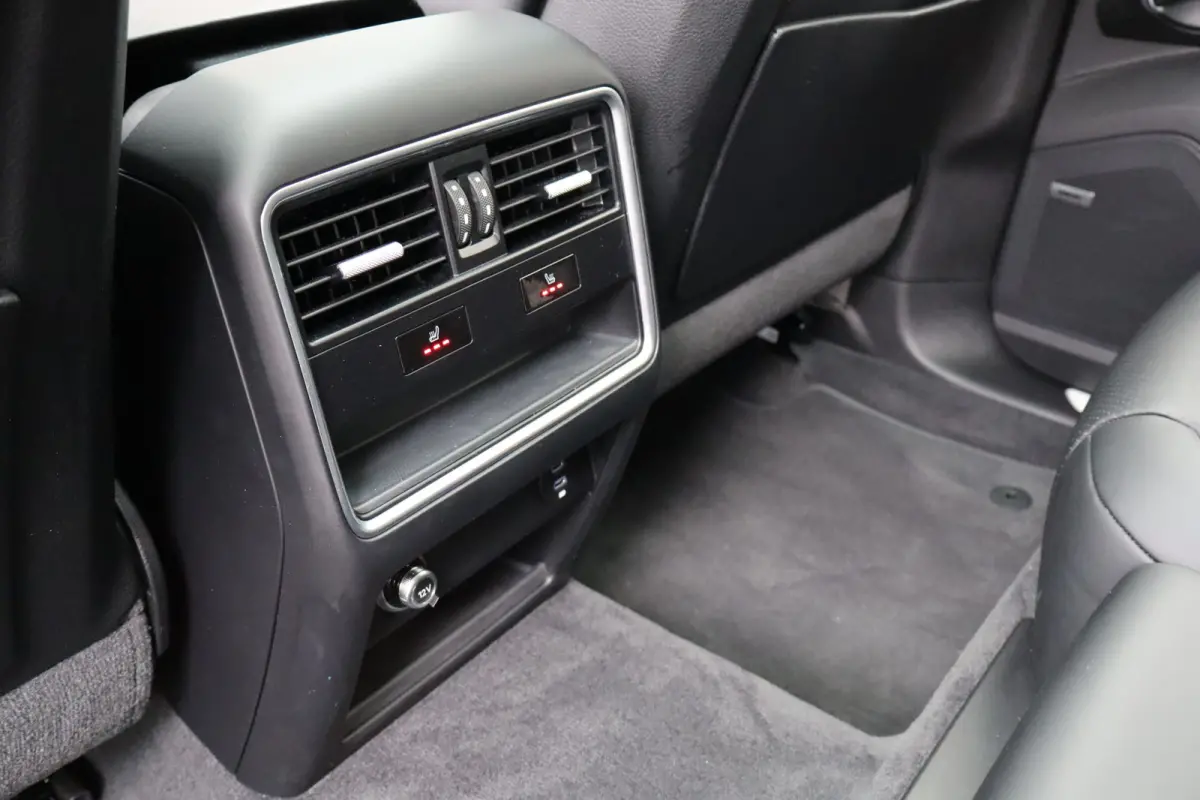 3.0 E-Hybrid Black Edition Platinum 462PK NIEUWSTAAT 1STE EIG. SOH 99% I NL-auto I 360 Camera I Leder I Sport Chrono I Pano I elek. stoel I Winterpakket I PASM I Soft-close I
