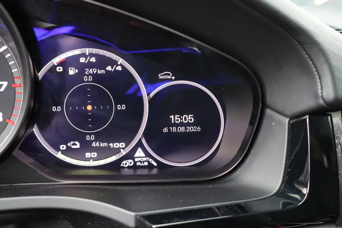 3.0 E-Hybrid Black Edition Platinum 462PK NIEUWSTAAT 1STE EIG. SOH 99% I NL-auto I 360 Camera I Leder I Sport Chrono I Pano I elek. stoel I Winterpakket I PASM I Soft-close I
