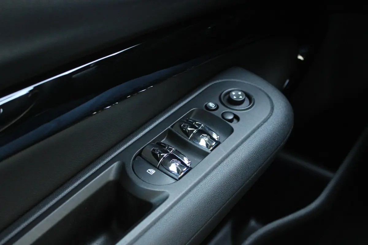 Cooper Camera | ACC | Comfort Access | Leder | DAB | Stoelverwarming | Stuurwielverwarming | 1e Eigenaar | BTW | Facelift