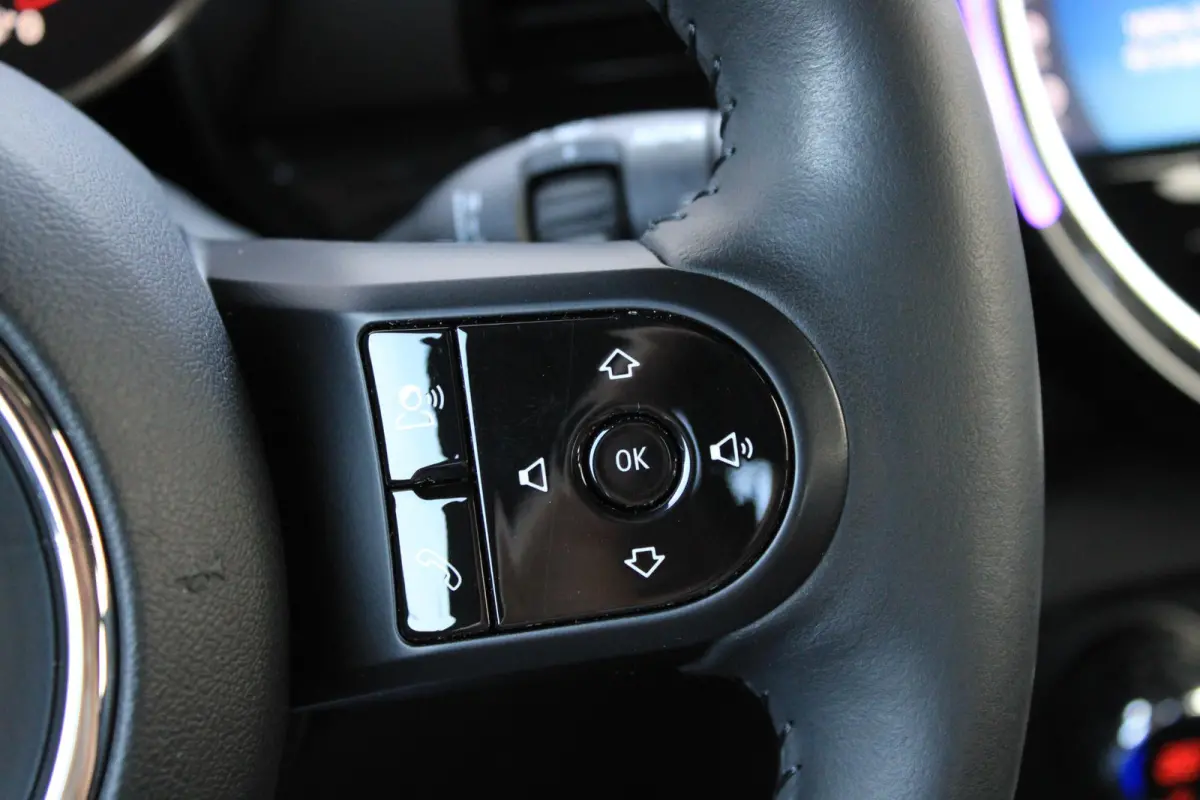 Cooper Camera | ACC | Comfort Access | Leder | DAB | Stoelverwarming | Stuurwielverwarming | 1e Eigenaar | BTW | Facelift