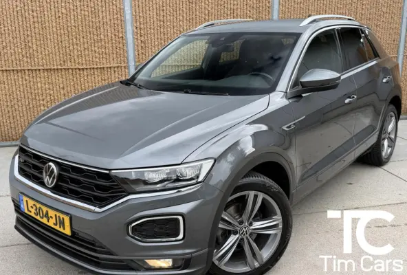 1.5 TSI Sport Business R-line Automaat | LED verlichting | Stoelverwarming | Achteruitrijcamera | Digitale cockpit | Apple CarPlay/Android Auto | Climate control | Cruise control adaptief | 