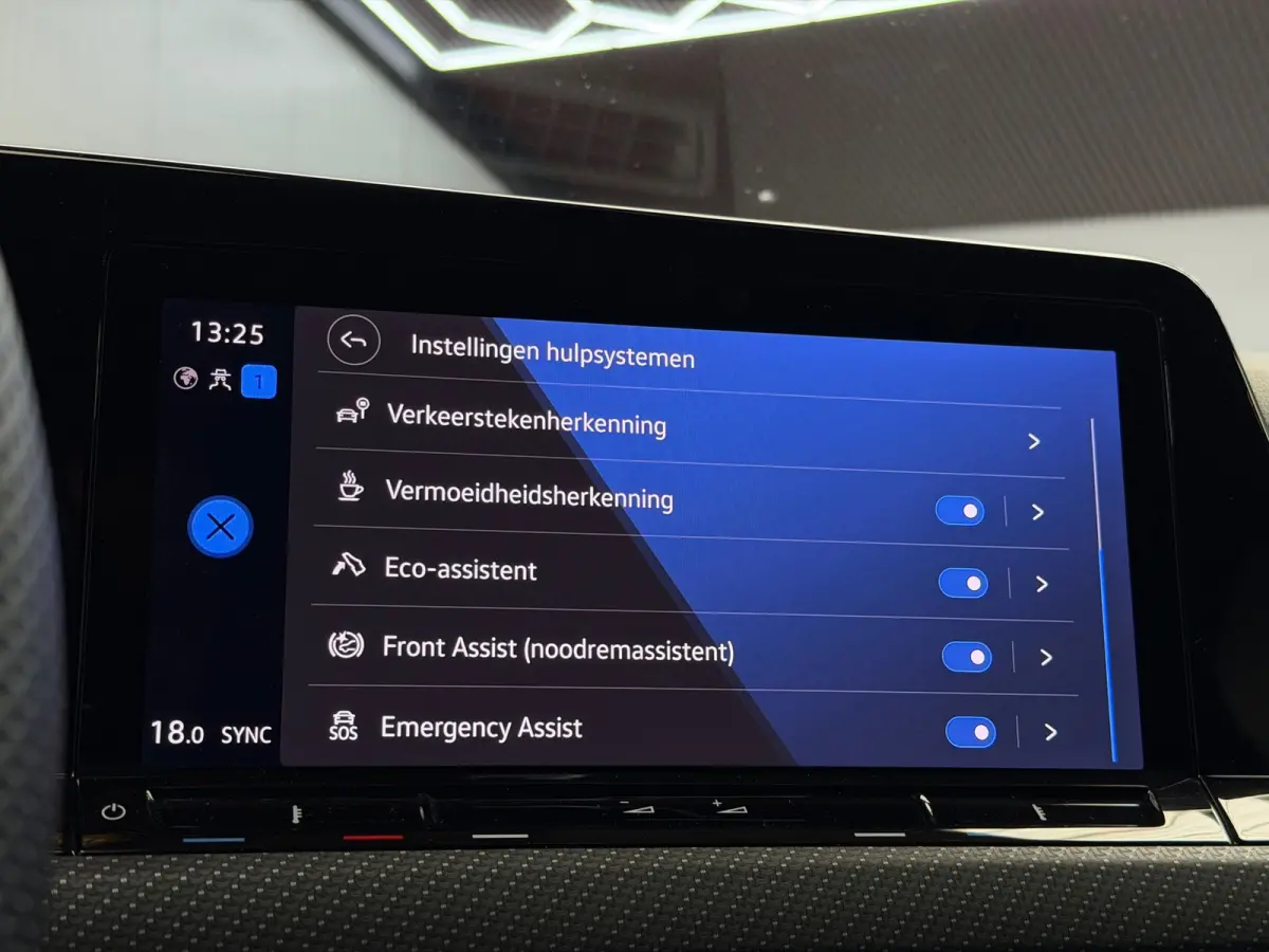 1.5 eTSI 3x R-Line CarPlay Camera