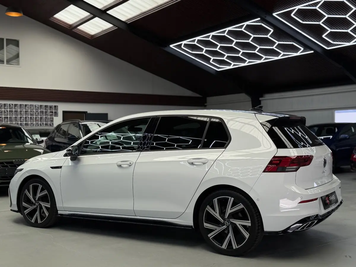 1.5 eTSI 3x R-Line CarPlay Camera