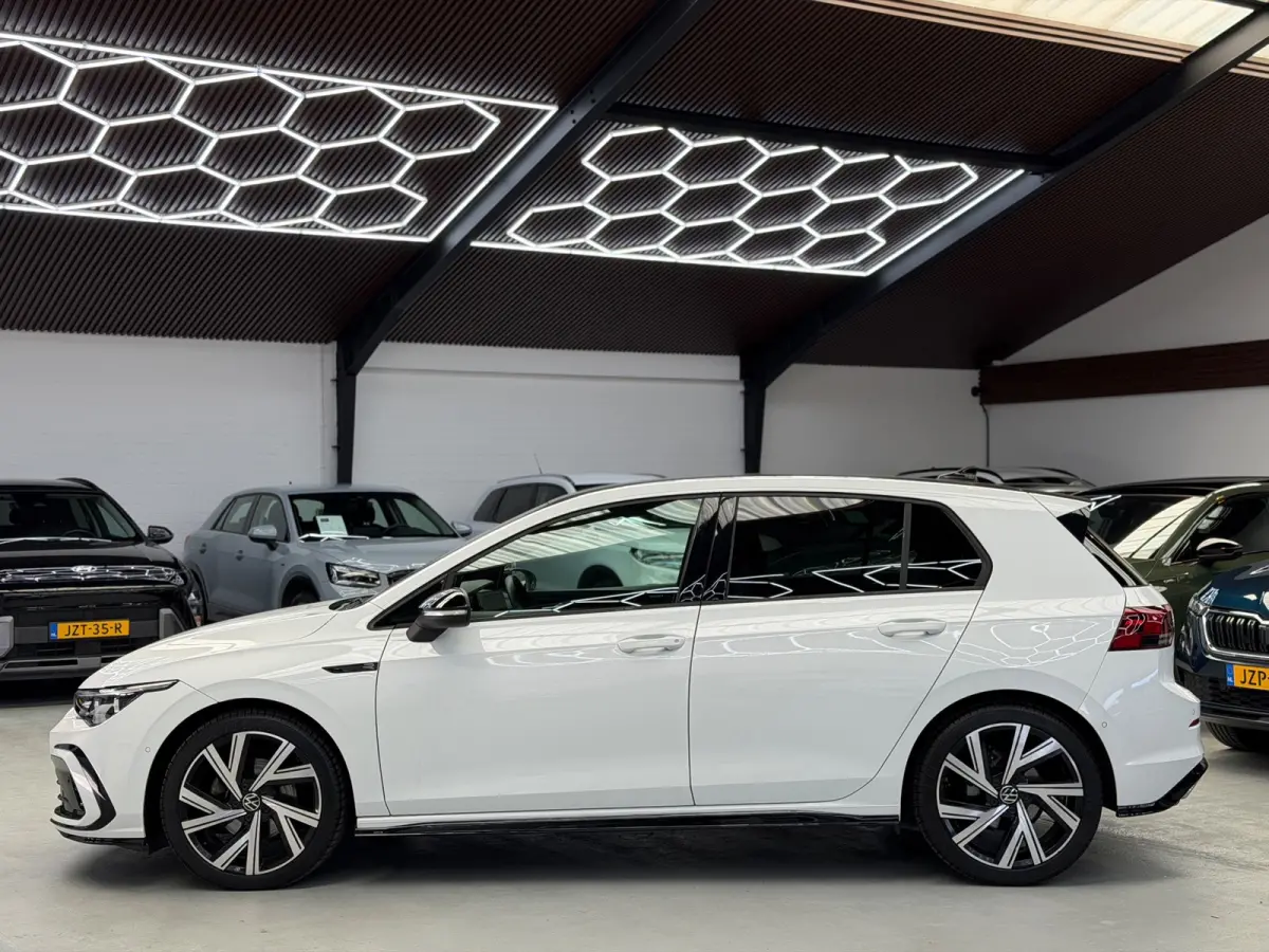 1.5 eTSI 3x R-Line CarPlay Camera