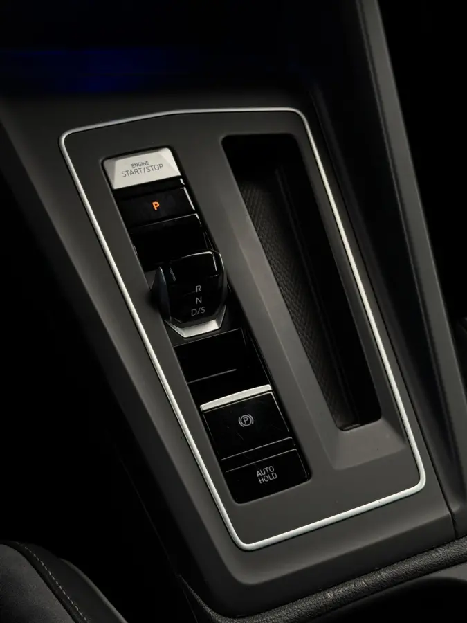 1.5 eTSI 3x R-Line CarPlay Camera
