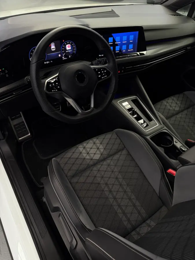 1.5 eTSI 3x R-Line CarPlay Camera