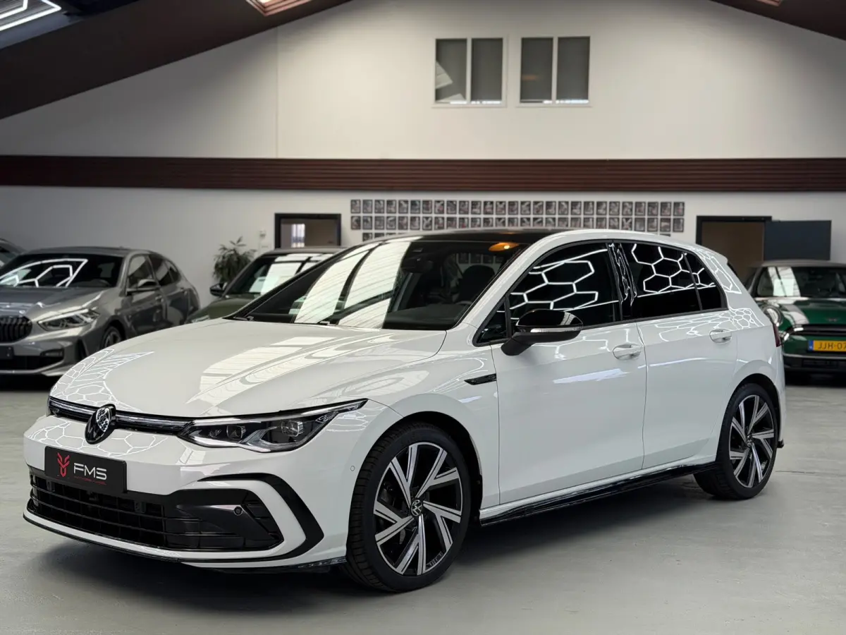 1.5 eTSI 3x R-Line CarPlay Camera