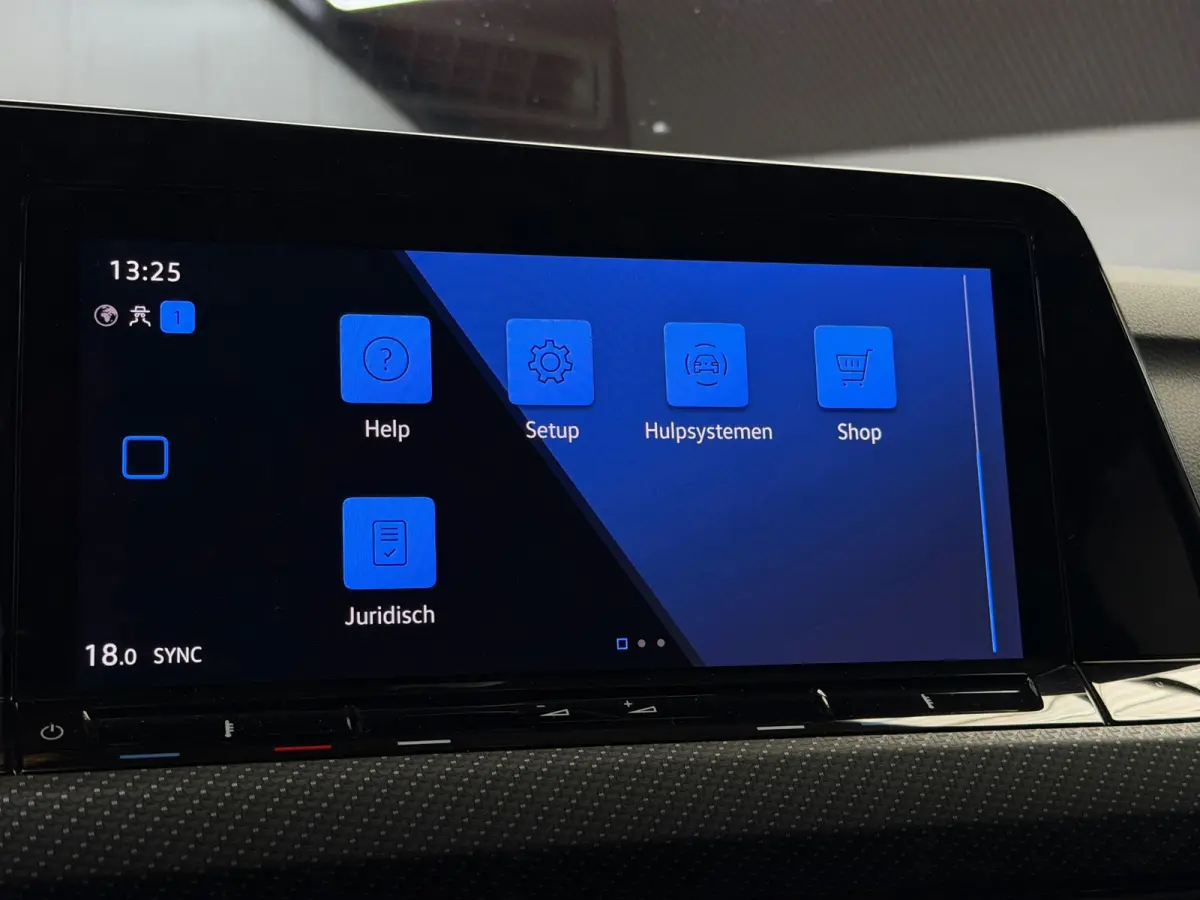 1.5 eTSI 3x R-Line CarPlay Camera