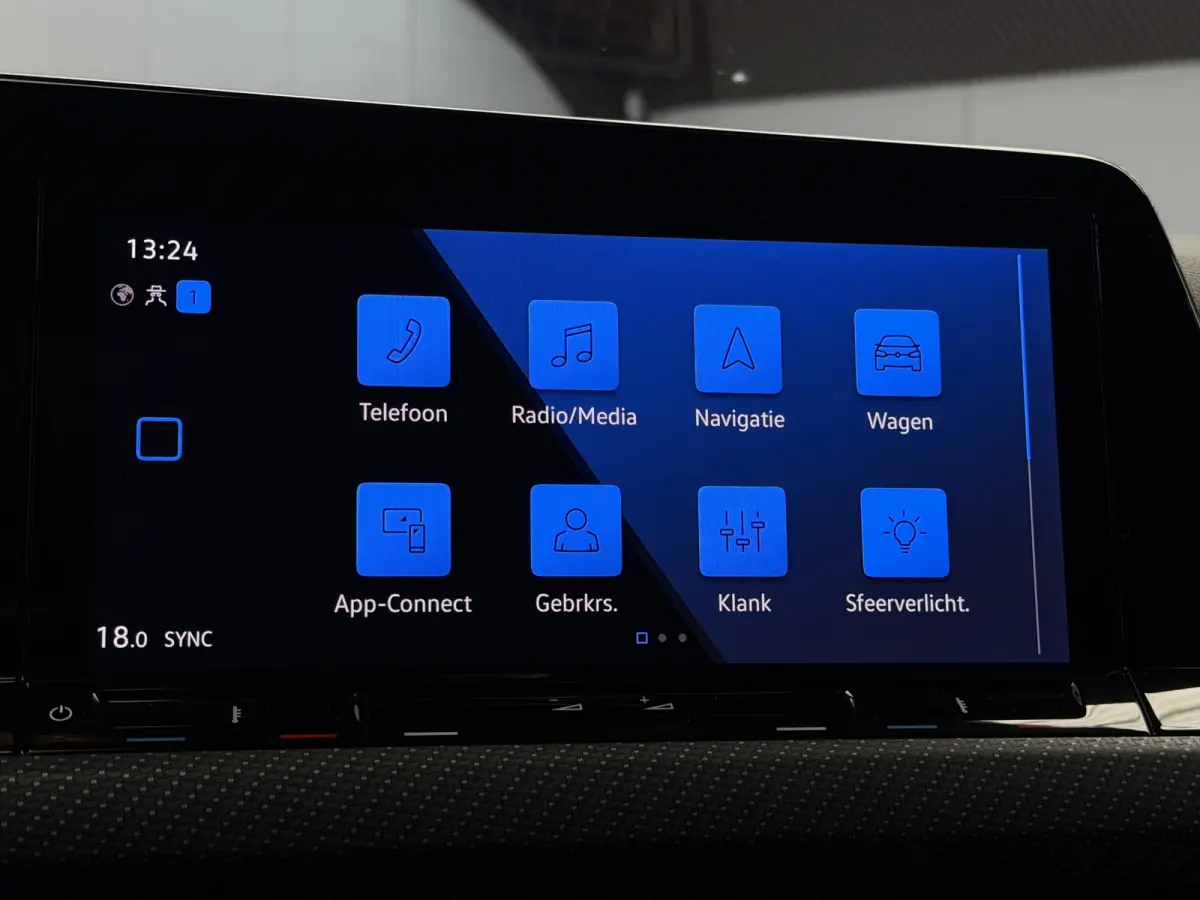 1.5 eTSI 3x R-Line CarPlay Camera