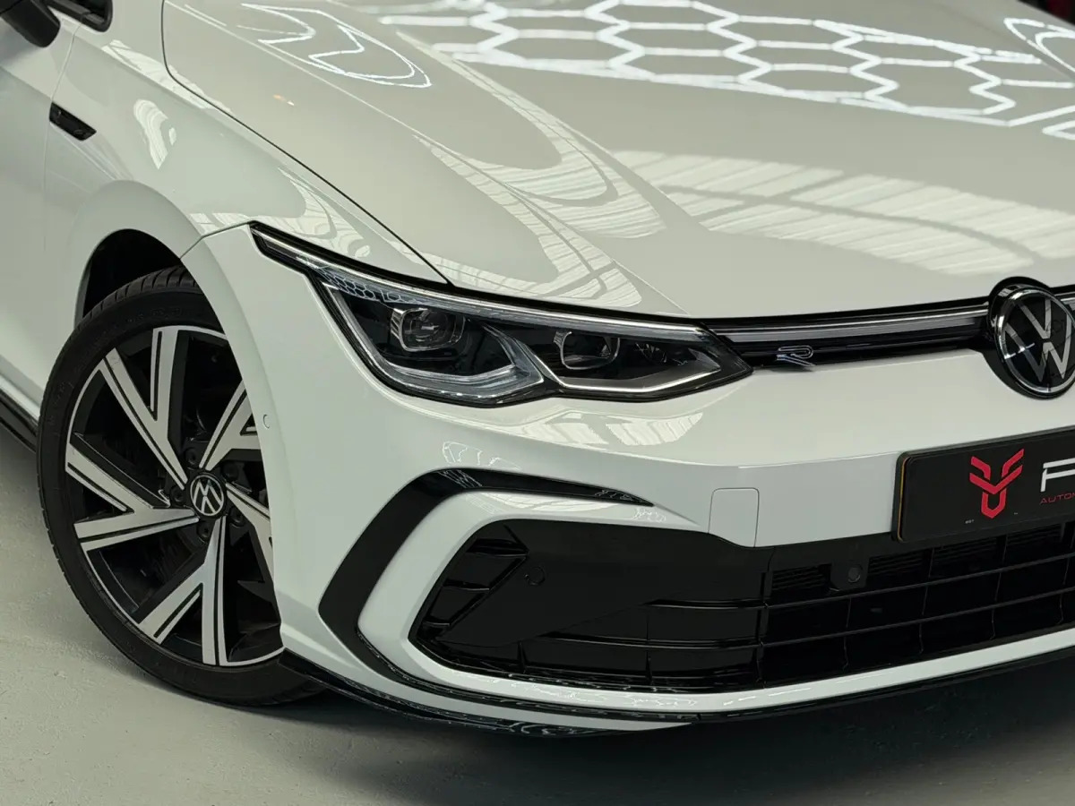 1.5 eTSI 3x R-Line CarPlay Camera