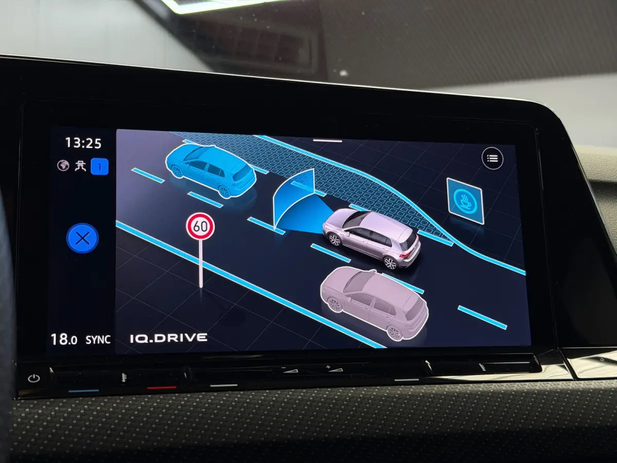 1.5 eTSI 3x R-Line CarPlay Camera