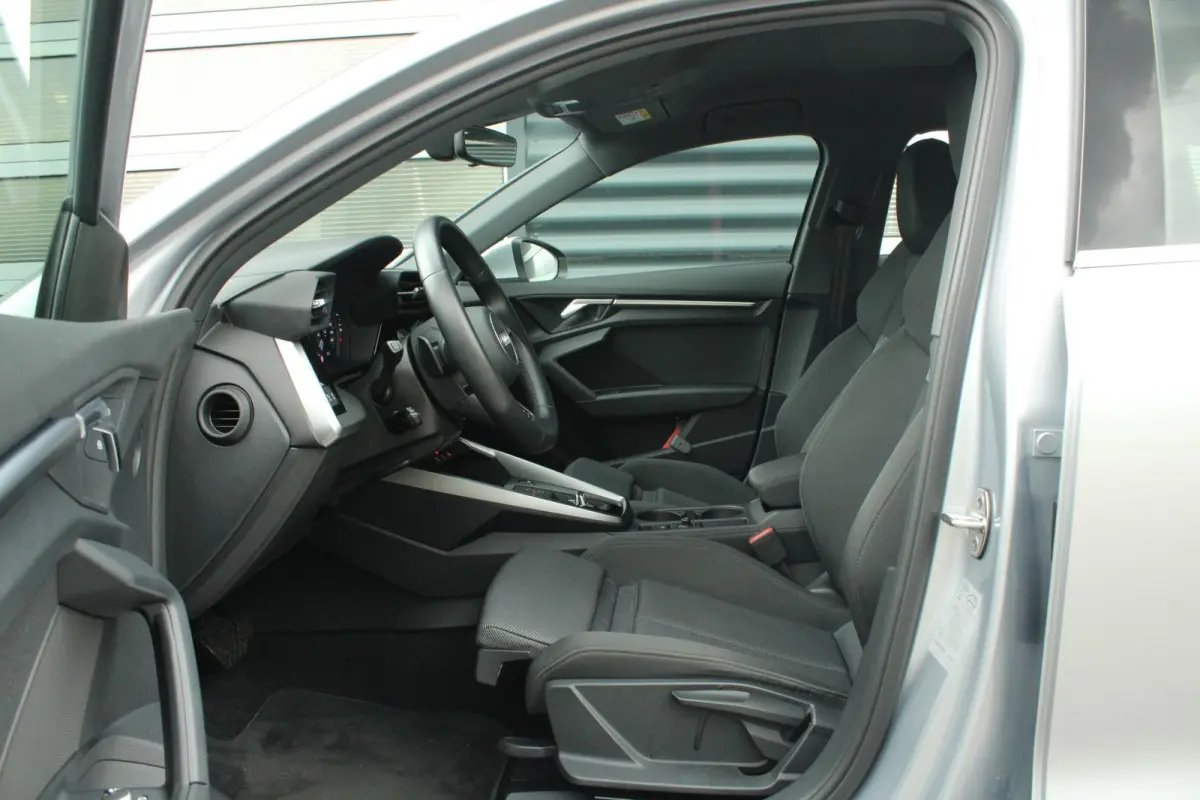 30 TFSI 110pk S-tronic Advanced edition | Smartphone Interface | 2-zone Climatronic | Cruise Control | Navigatie | ParkeersensorenAchter | Sportstoelen | Full LED