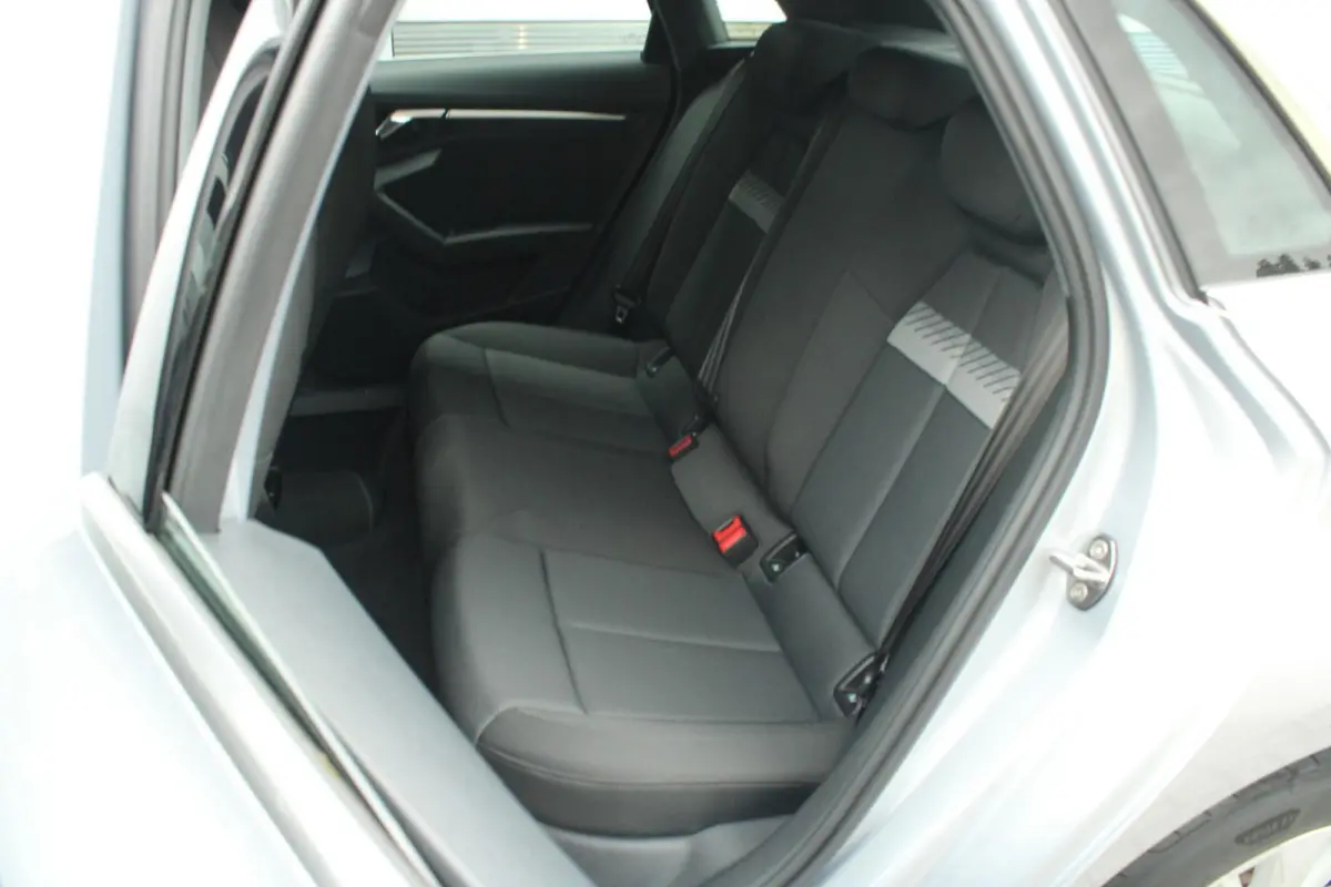 30 TFSI 110pk S-tronic Advanced edition | Smartphone Interface | 2-zone Climatronic | Cruise Control | Navigatie | ParkeersensorenAchter | Sportstoelen | Full LED