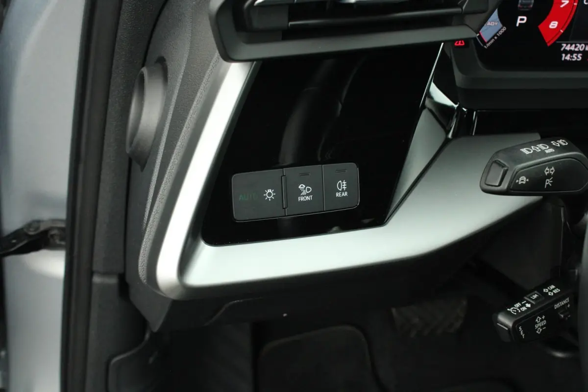 30 TFSI 110pk S-tronic Advanced edition | Smartphone Interface | 2-zone Climatronic | Cruise Control | Navigatie | ParkeersensorenAchter | Sportstoelen | Full LED