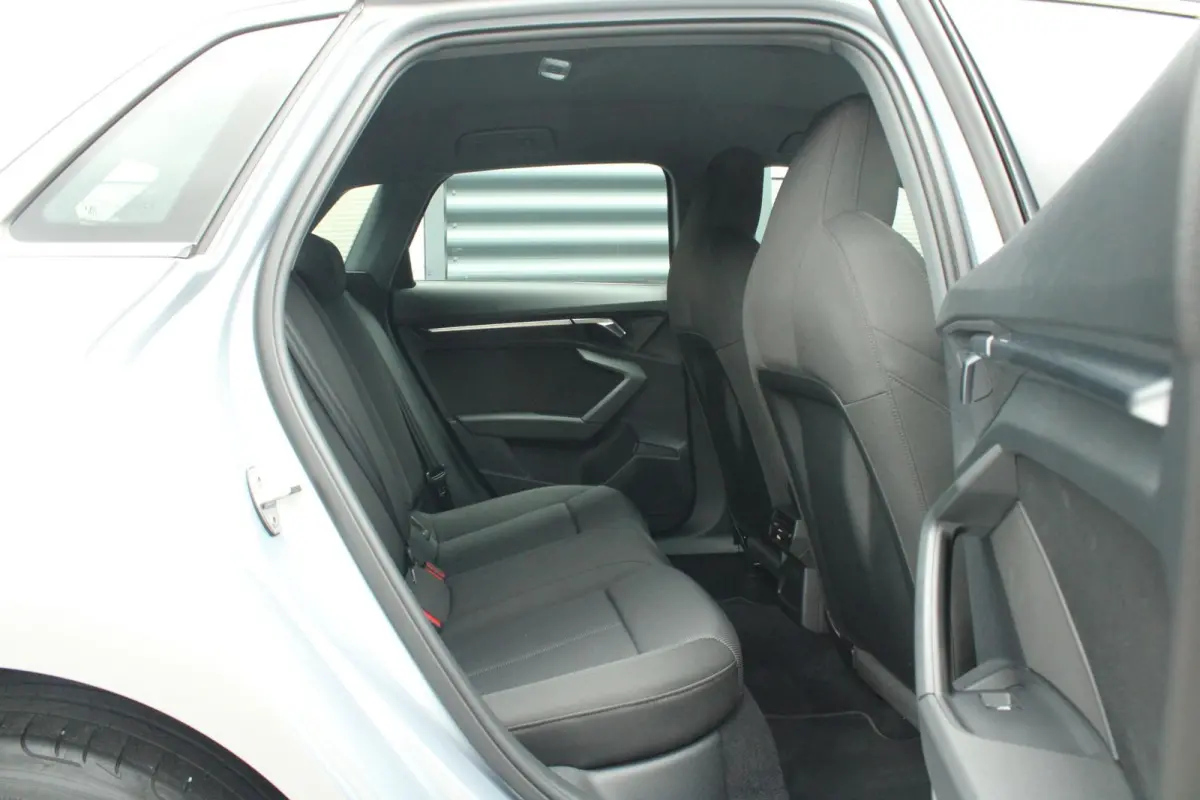 30 TFSI 110pk S-tronic Advanced edition | Smartphone Interface | 2-zone Climatronic | Cruise Control | Navigatie | ParkeersensorenAchter | Sportstoelen | Full LED