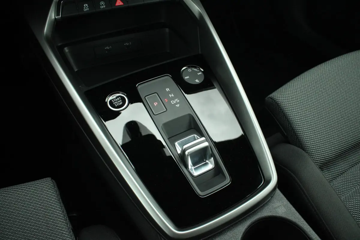 30 TFSI 110pk S-tronic Advanced edition | Smartphone Interface | 2-zone Climatronic | Cruise Control | Navigatie | ParkeersensorenAchter | Sportstoelen | Full LED