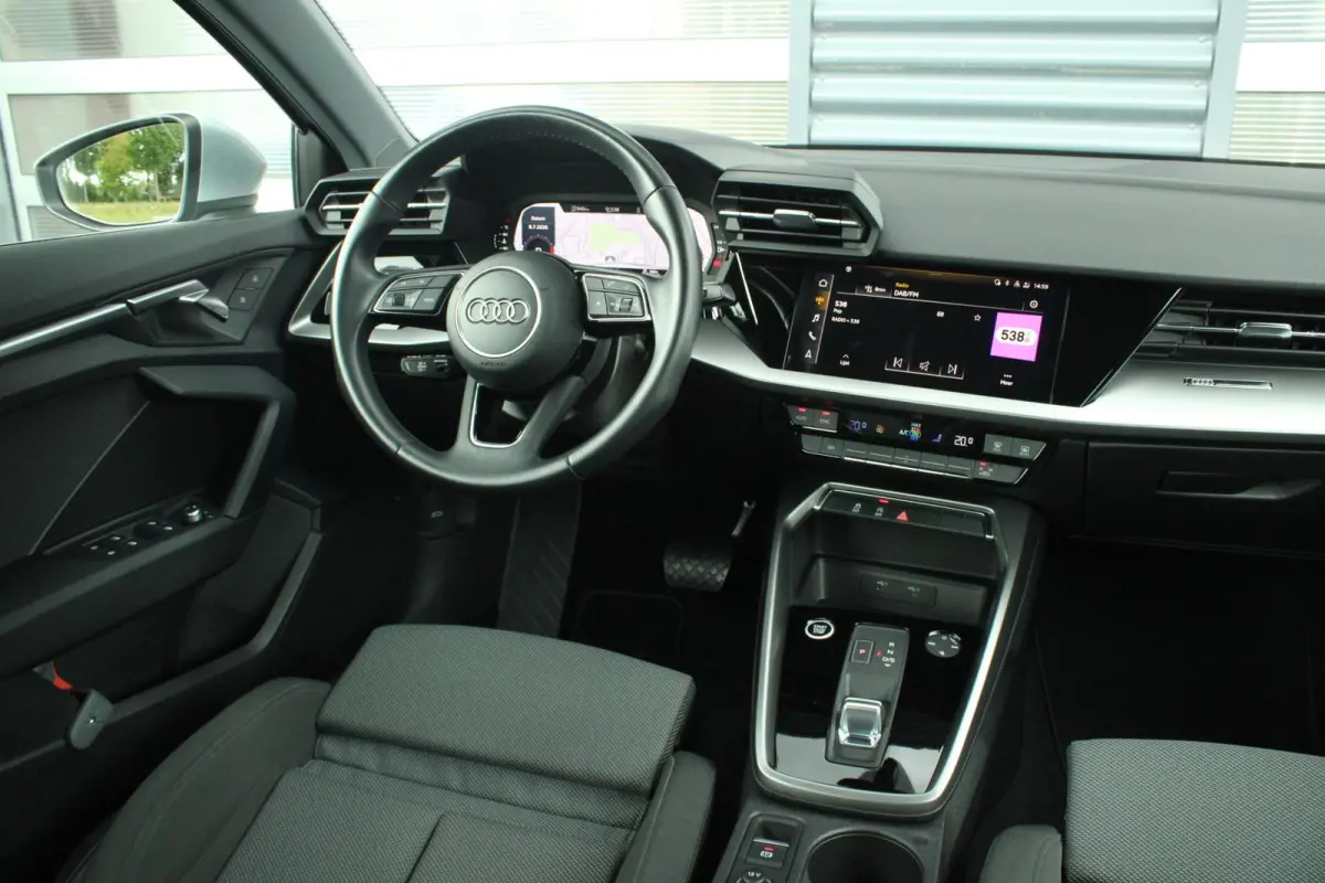 30 TFSI 110pk S-tronic Advanced edition | Smartphone Interface | 2-zone Climatronic | Cruise Control | Navigatie | ParkeersensorenAchter | Sportstoelen | Full LED