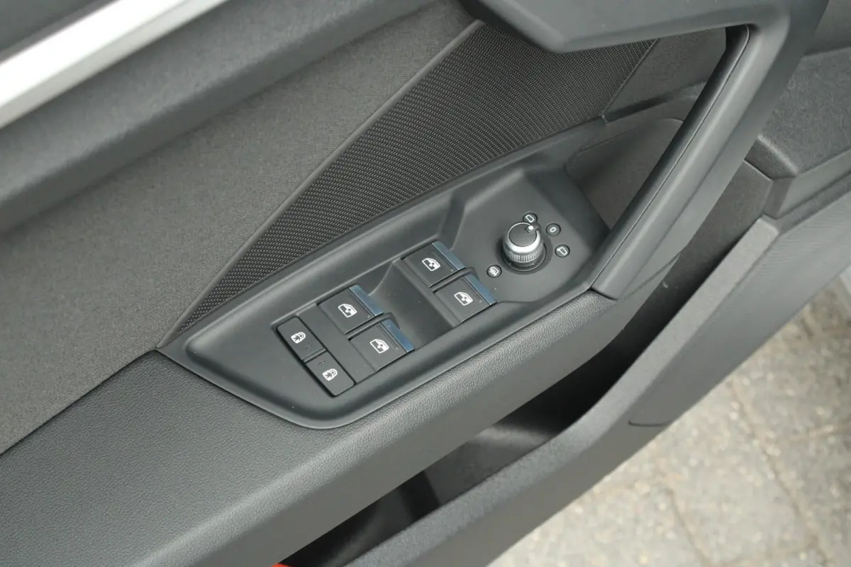 30 TFSI 110pk S-tronic Advanced edition | Smartphone Interface | 2-zone Climatronic | Cruise Control | Navigatie | ParkeersensorenAchter | Sportstoelen | Full LED