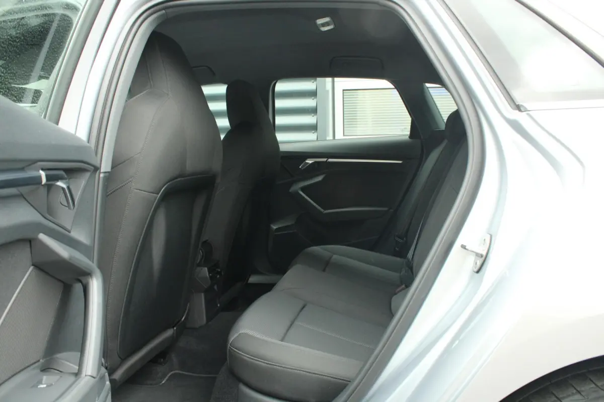 30 TFSI 110pk S-tronic Advanced edition | Smartphone Interface | 2-zone Climatronic | Cruise Control | Navigatie | ParkeersensorenAchter | Sportstoelen | Full LED