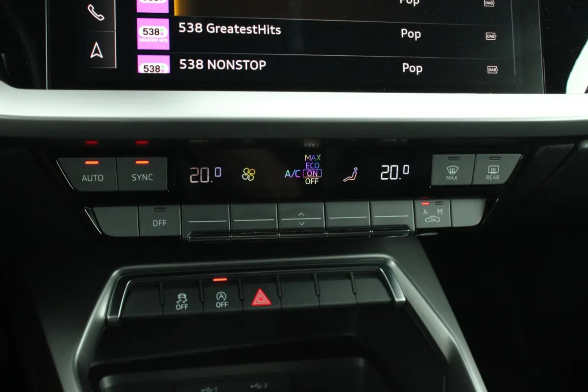 30 TFSI 110pk S-tronic Advanced edition | Smartphone Interface | 2-zone Climatronic | Cruise Control | Navigatie | ParkeersensorenAchter | Sportstoelen | Full LED