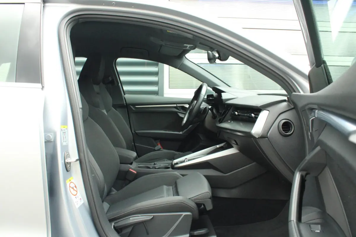 30 TFSI 110pk S-tronic Advanced edition | Smartphone Interface | 2-zone Climatronic | Cruise Control | Navigatie | ParkeersensorenAchter | Sportstoelen | Full LED