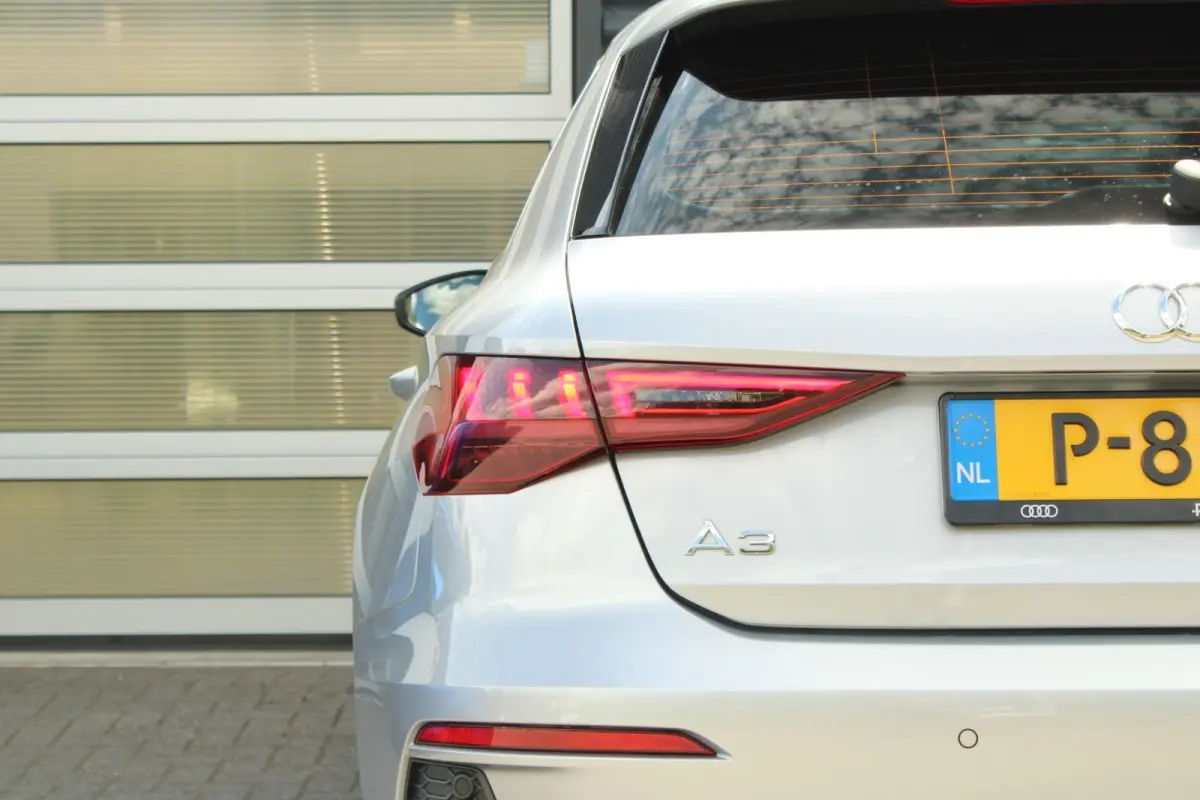 30 TFSI 110pk S-tronic Advanced edition | Smartphone Interface | 2-zone Climatronic | Cruise Control | Navigatie | ParkeersensorenAchter | Sportstoelen | Full LED