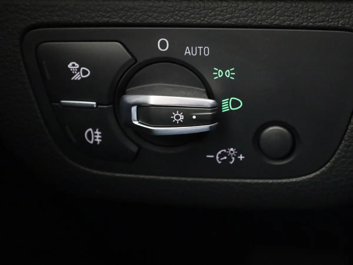 50 TFSI e Advanced edition 299 PK | S-line | Navigatie | Camera | Cruise control | Climate control | Audi smartphone interface | Elektr. instel. bestuurd.stoel | Stoelverwarming | Ledkoplamp