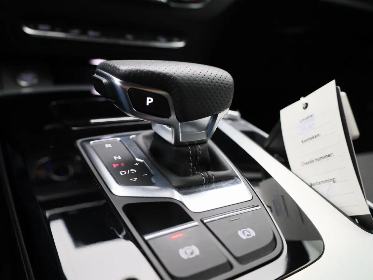 50 TFSI e Advanced edition 299 PK | S-line | Navigatie | Camera | Cruise control | Climate control | Audi smartphone interface | Elektr. instel. bestuurd.stoel | Stoelverwarming | Ledkoplamp