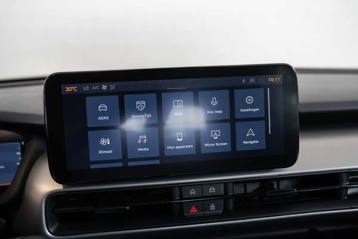 1.2 e-Hybrid Summit | Panoramadak | Elektrische Achterklep | Navigatie | Camera | Apple Carplay & Android Auto |
