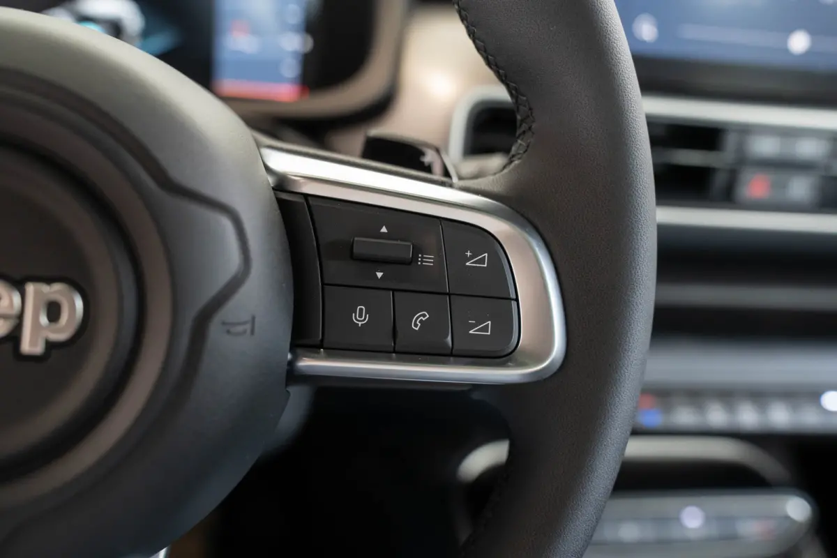 1.2 e-Hybrid Summit | Panoramadak | Elektrische Achterklep | Navigatie | Camera | Apple Carplay & Android Auto |