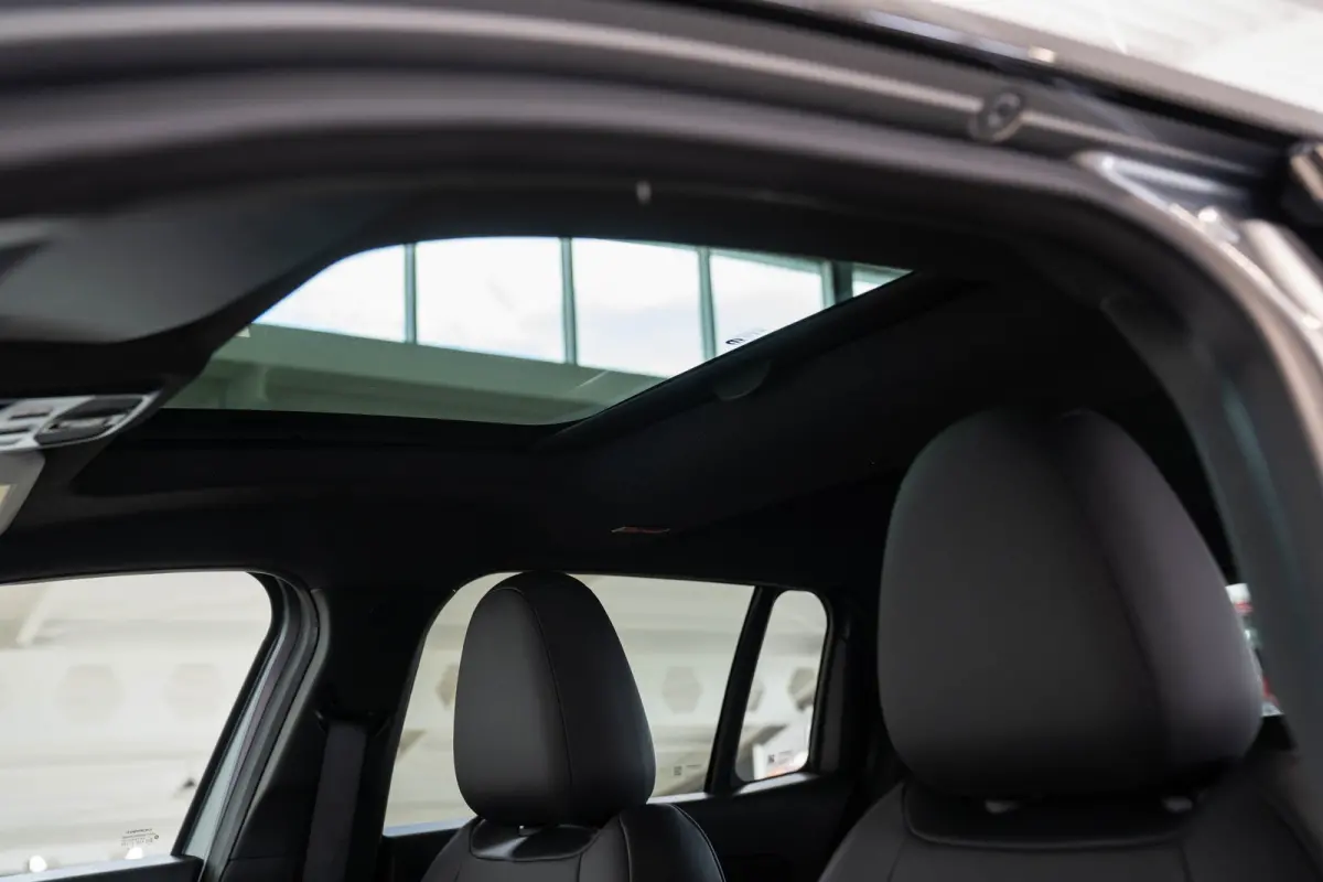 1.2 e-Hybrid Summit | Panoramadak | Elektrische Achterklep | Navigatie | Camera | Apple Carplay & Android Auto |