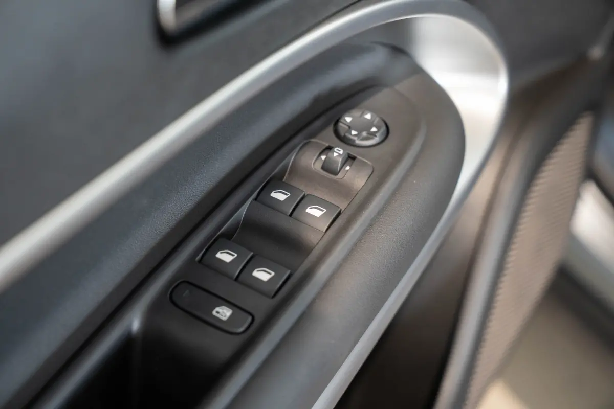 1.2 e-Hybrid Summit | Panoramadak | Elektrische Achterklep | Navigatie | Camera | Apple Carplay & Android Auto |