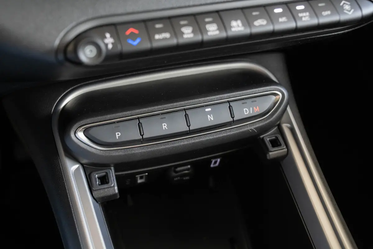 1.2 e-Hybrid Summit | Panoramadak | Elektrische Achterklep | Navigatie | Camera | Apple Carplay & Android Auto |