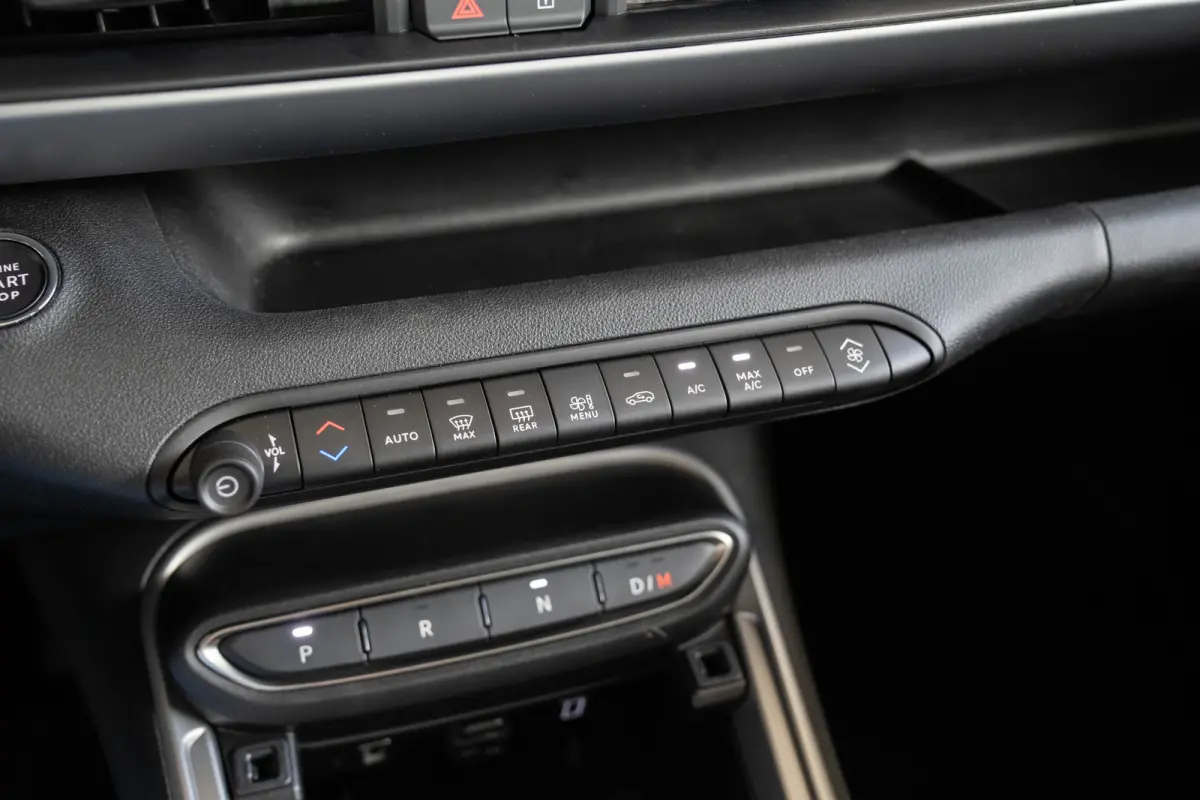 1.2 e-Hybrid Summit | Panoramadak | Elektrische Achterklep | Navigatie | Camera | Apple Carplay & Android Auto |
