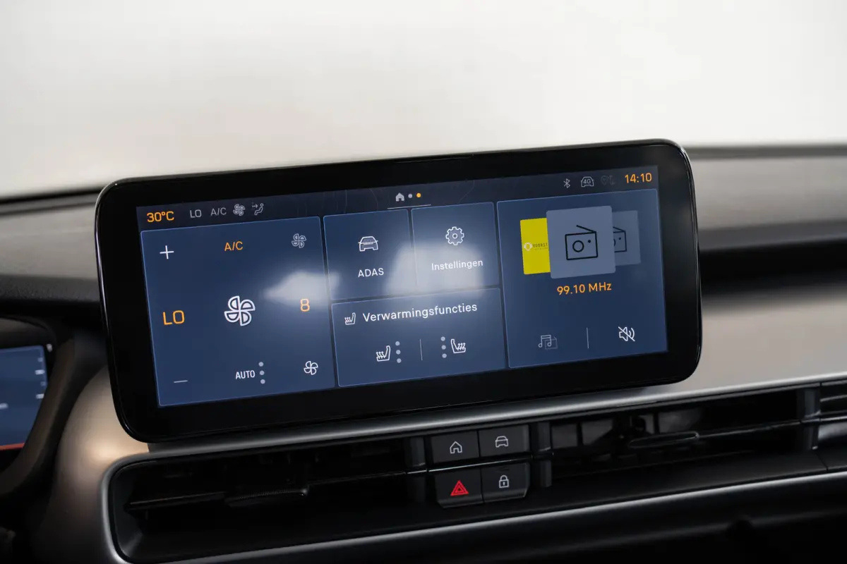 1.2 e-Hybrid Summit | Panoramadak | Elektrische Achterklep | Navigatie | Camera | Apple Carplay & Android Auto |