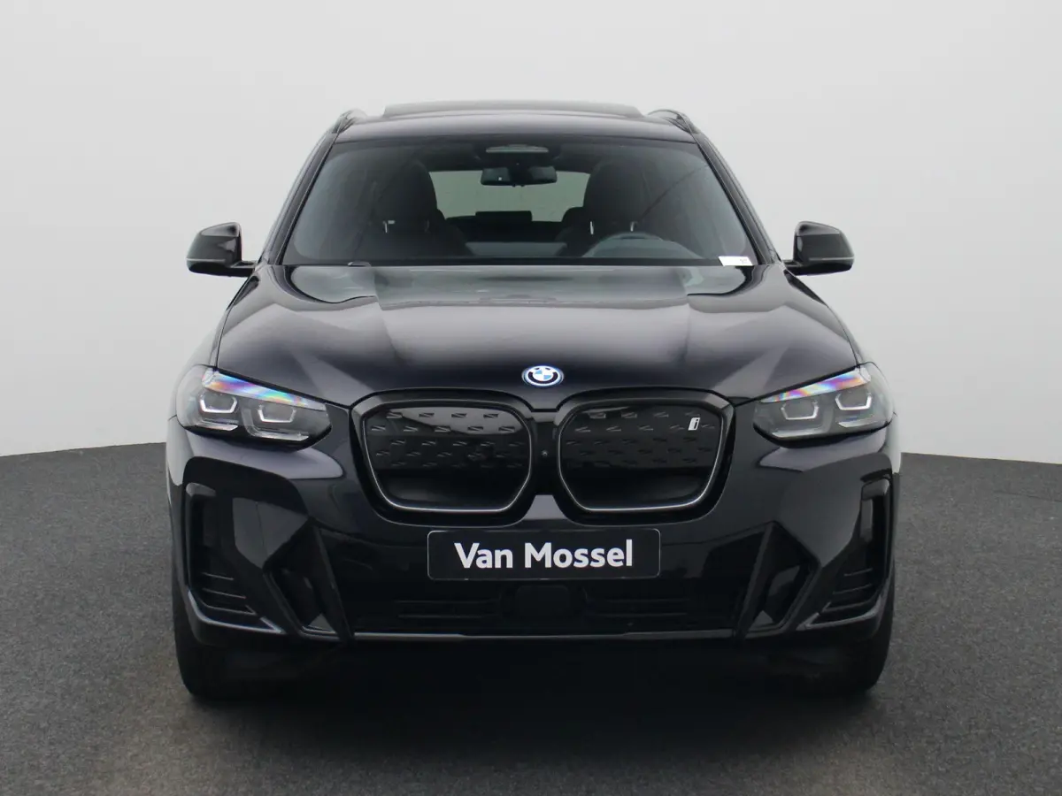 M-Sport 80 kWh | SOH 99% | PANORAMADAK | 360 CAMERA | HARMAN KARDON | MEMORY | ELEKTRISCHE KOFFERKLEP | STOELVERWARMING | APPLE CARPLAY - ANDROID AUTO | LEDEREN STOELEN |