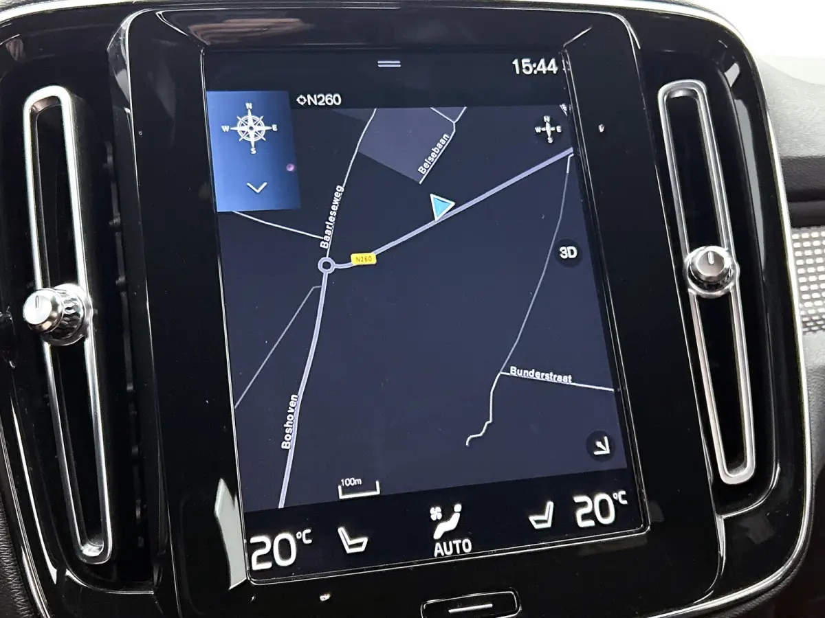 T2 130PK R-Design / Trekhaak / 1/2 Leder / Airco-ecc./ Navigatie / Stoelverwarming / Pdc. / Apk 11-2028