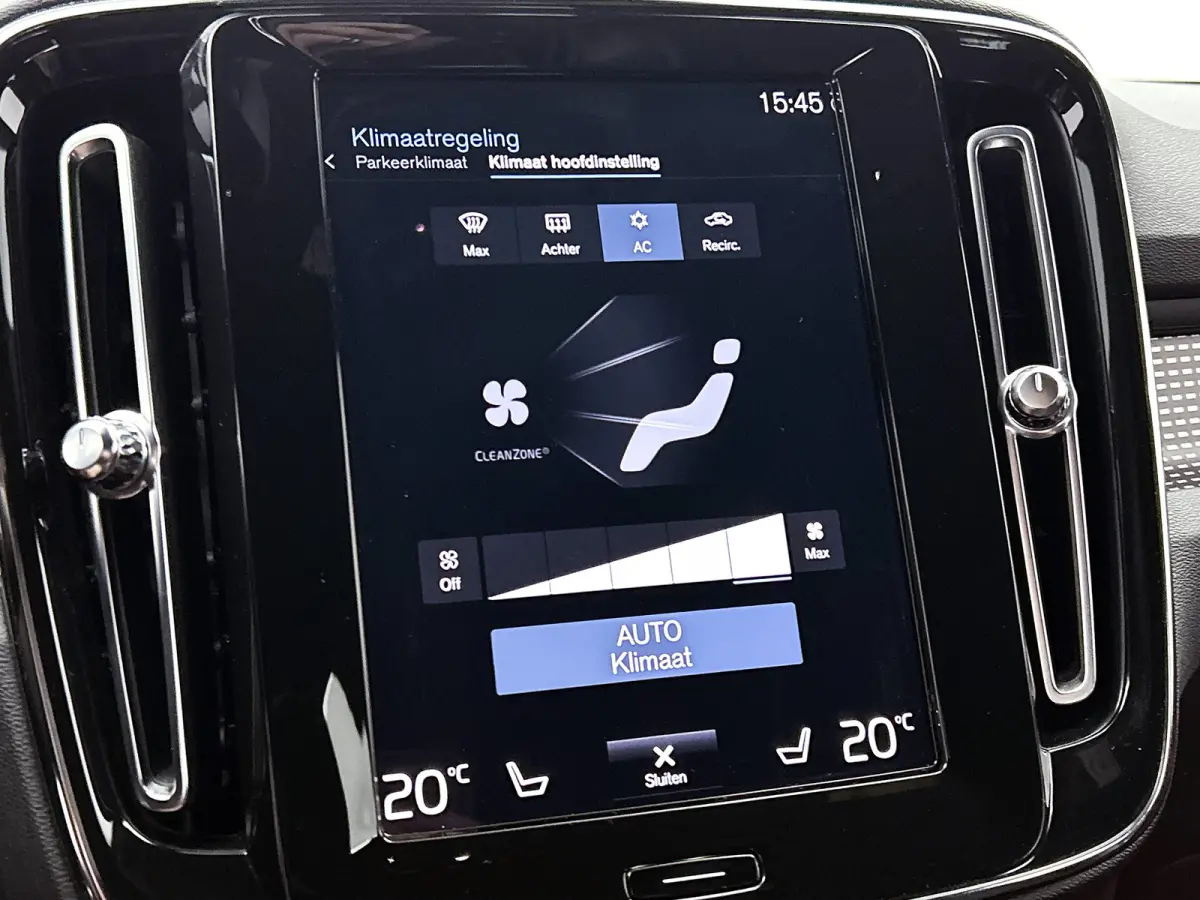 T2 130PK R-Design / Trekhaak / 1/2 Leder / Airco-ecc./ Navigatie / Stoelverwarming / Pdc. / Apk 11-2028