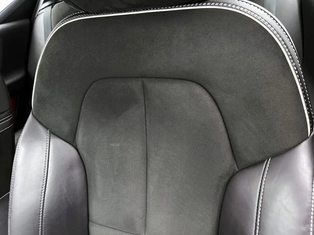 T2 130PK R-Design / Trekhaak / 1/2 Leder / Airco-ecc./ Navigatie / Stoelverwarming / Pdc. / Apk 11-2028
